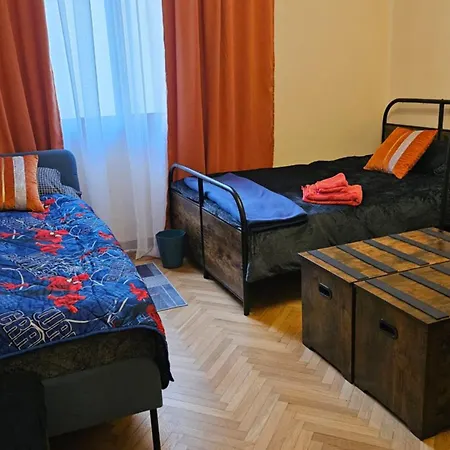 Aury House Pensión
